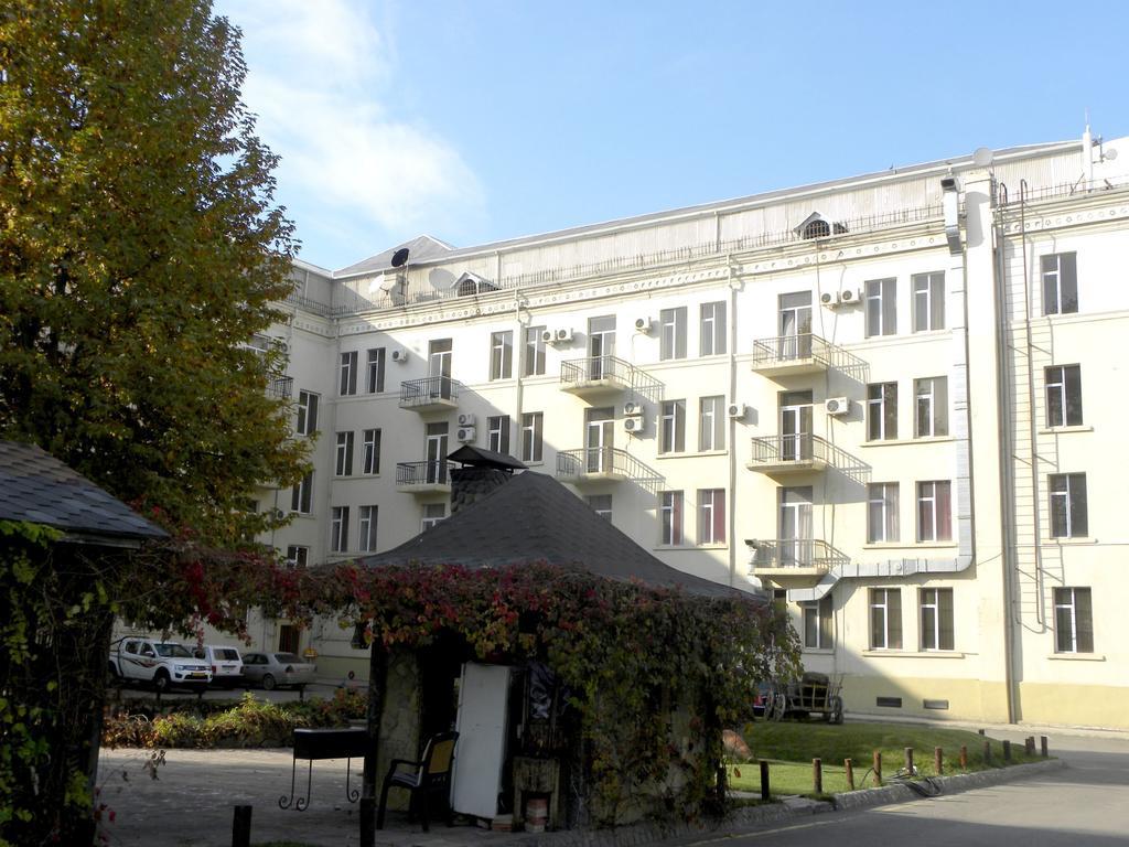 Ganja Hotel Eksteriør bilde